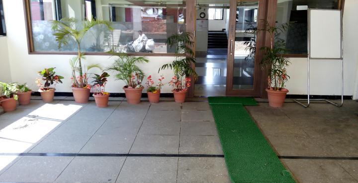 Hotel Parth Executive Lātūr Exterior foto