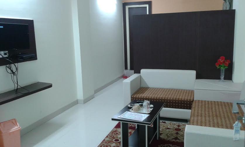 Hotel Parth Executive Lātūr Exterior foto